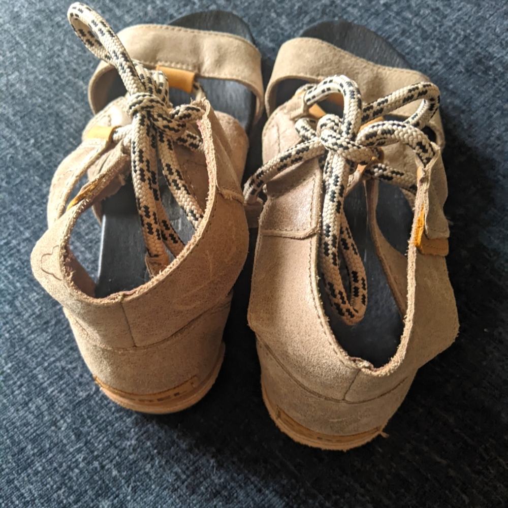 Sandal - Picture 4 of 5